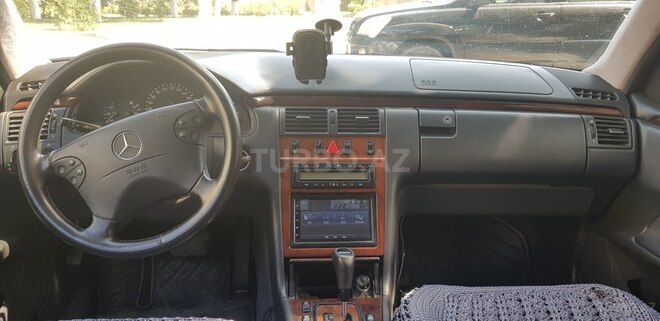 Mercedes E 240 2000, 250,000 km - 2.4 l - Bakı