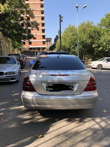 Mercedes E 220 2004, 267,000 km - 2.2 l - Bakı