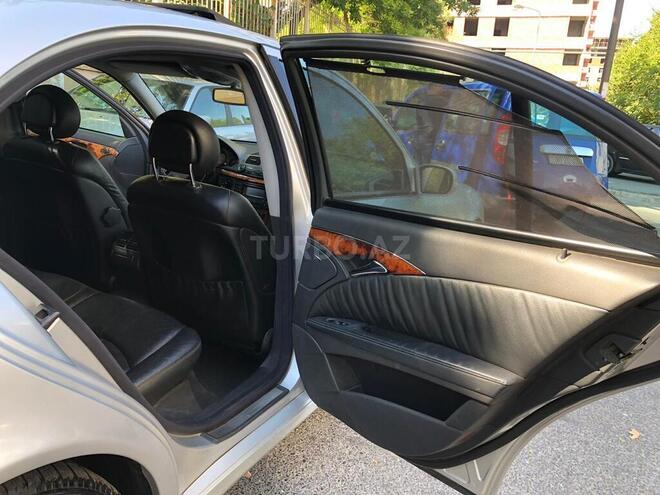 Mercedes E 220 2004, 267,000 km - 2.2 l - Bakı