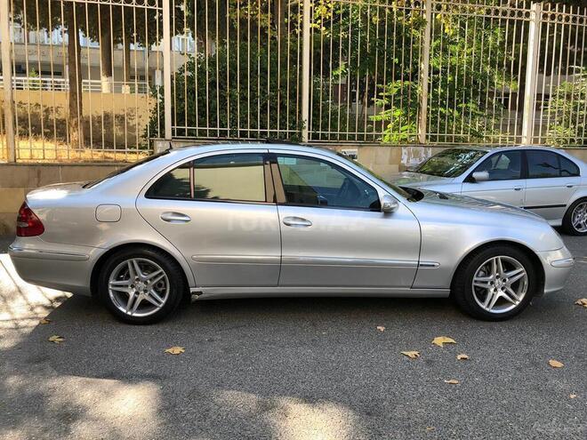 Mercedes E 220 2004, 267,000 km - 2.2 l - Bakı