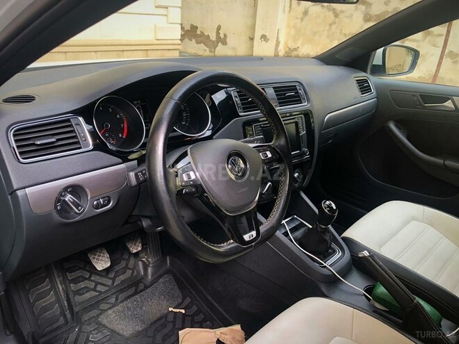 Volkswagen Jetta 2017, 35,000 km - 1.8 l - Bakı