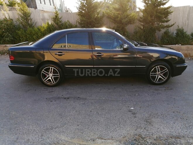 Mercedes E 230 1996, 213,677 km - 2.3 л - Bakı