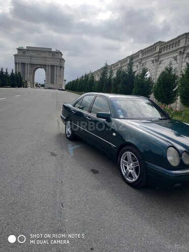 Mercedes E 240 1998, 372,000 km - 2.4 л - Gəncə