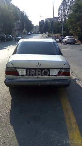 Mercedes E 200 1993, 369,856 km - 2.0 л - Bakı