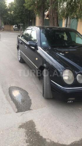 Mercedes E 240 1999, 311,000 km - 2.4 l - Bakı