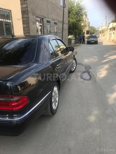 Mercedes E 240 1999, 311,000 km - 2.4 l - Bakı