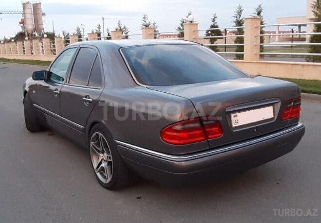 Mercedes E 230 1996, 251,236 km - 2.3 l - Bakı