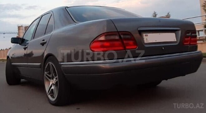 Mercedes E 230 1996, 251,236 km - 2.3 l - Bakı
