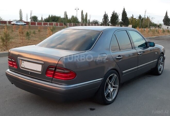 Mercedes E 230 1996, 251,236 km - 2.3 l - Bakı