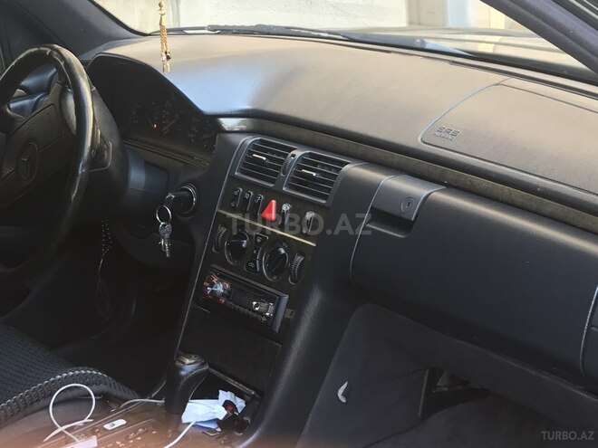 Mercedes E 230 1997, 345,000 km - 2.3 л - Bakı
