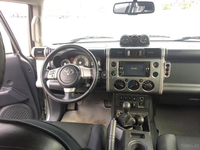 Toyota FJ Cruiser 2009, 39,000 km - 4.0 л - Gəncə