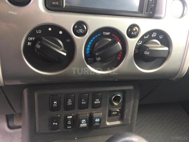 Toyota FJ Cruiser 2009, 39,000 km - 4.0 л - Gəncə