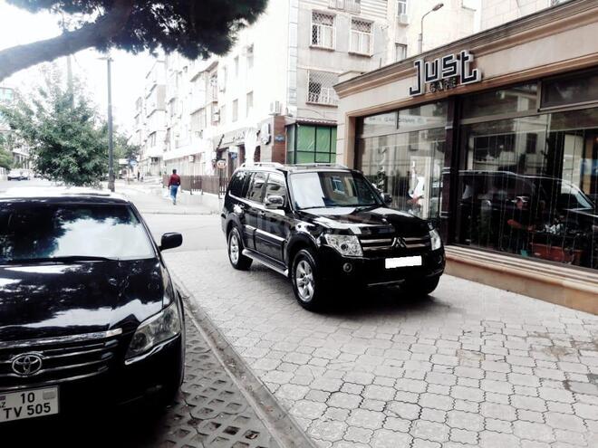 Mitsubishi Pajero 2007, 165,000 km - 3.0 l - Bakı