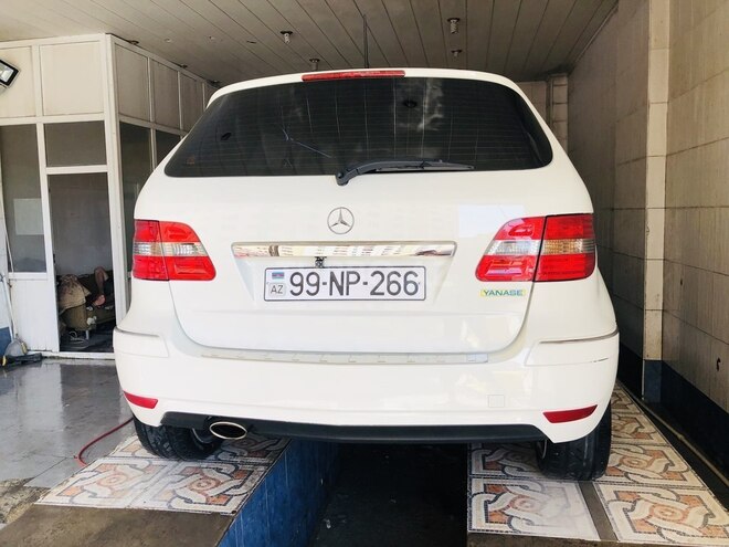Mercedes B 180 2011, 75,500 km - 1.7 l - Bakı