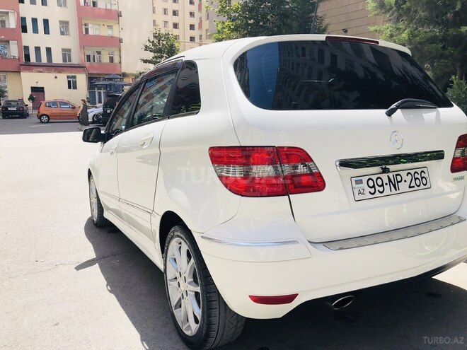 Mercedes B 180 2011, 75,500 km - 1.7 l - Bakı