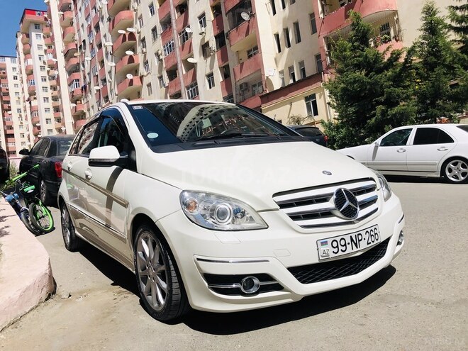 Mercedes B 180 2011, 75,500 km - 1.7 l - Bakı
