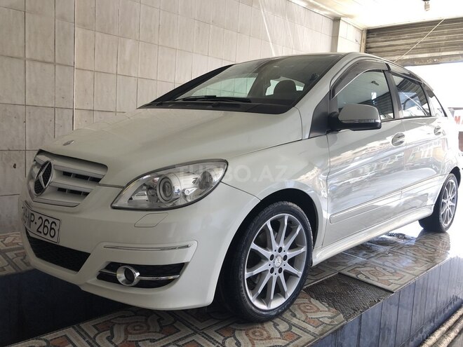 Mercedes B 180 2011, 75,500 km - 1.7 l - Bakı