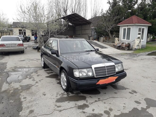 Mercedes E 200 1993, 450,000 km - 2.0 l - Göyçay