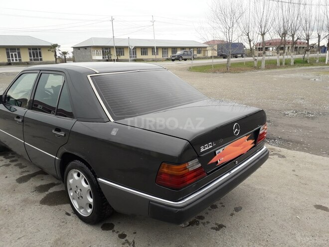 Mercedes E 200 1993, 450,000 km - 2.0 l - Göyçay
