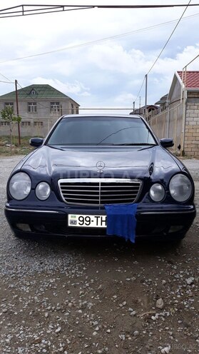 Mercedes E 220 2000, 302,500 km - 2.2 л - Bakı