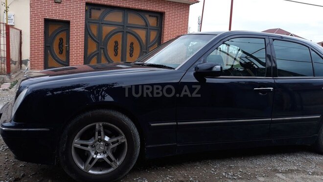Mercedes E 220 2000, 302,500 km - 2.2 л - Bakı