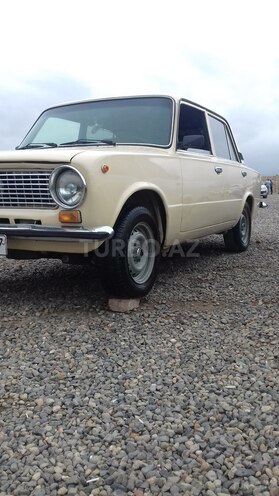 LADA (VAZ) 21011 1985, 450,000 km - 1.3 l - Samux