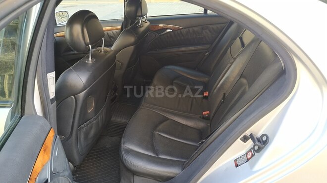 Mercedes E 270 2003, 204,500 km - 2.7 l - Bakı