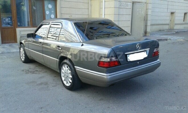 Mercedes E 220 1994, 397,000 km - 2.2 л - Bakı