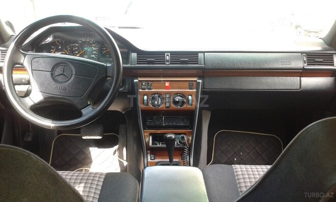 Mercedes E 220 1994, 397,000 km - 2.2 л - Bakı