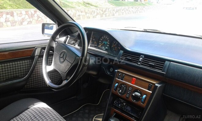 Mercedes E 220 1994, 397,000 km - 2.2 л - Bakı