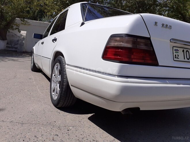 Mercedes E 220 1993, 570,000 km - 2.2 l - Şirvan
