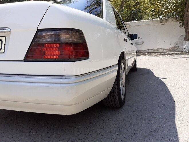 Mercedes E 220 1993, 570,000 km - 2.2 l - Şirvan