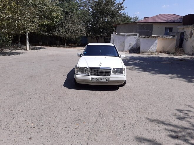 Mercedes E 220 1993, 570,000 km - 2.2 l - Şirvan