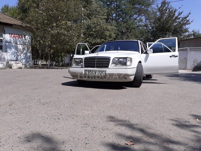 Mercedes E 220 1993, 570,000 km - 2.2 l - Şirvan