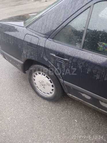 Mercedes E 230 1987, 182,000 km - 2.3 л - Bakı