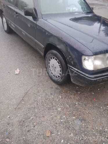 Mercedes E 230 1987, 182,000 km - 2.3 л - Bakı