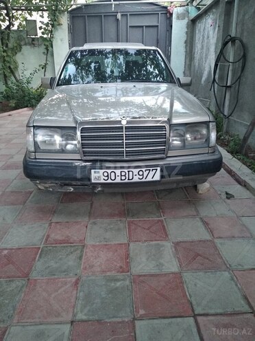Mercedes E 220 1993, 273,000 km - 2.2 л - Bakı