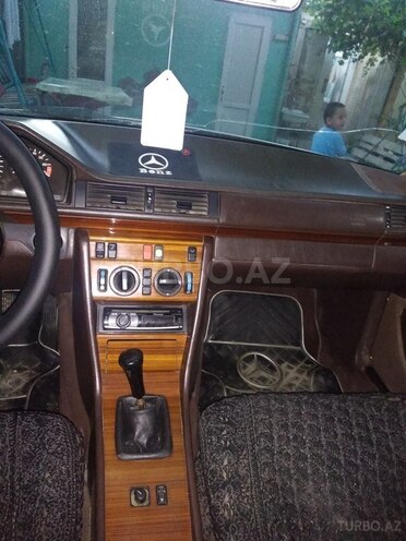 Mercedes E 220 1993, 273,000 km - 2.2 л - Bakı