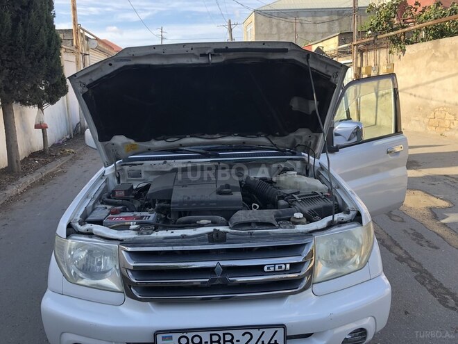 Mitsubishi Pajero io 2001, 220,000 km - 2.0 л - Bakı