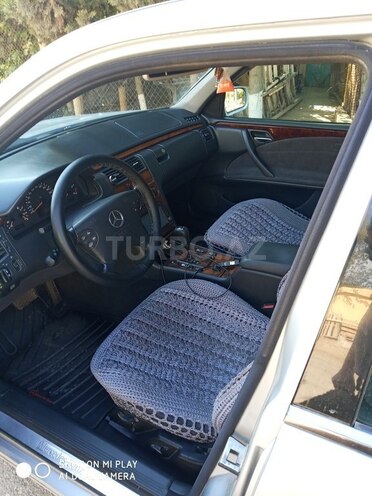 Mercedes E 220 2000, 380,000 km - 2.2 l - Bakı