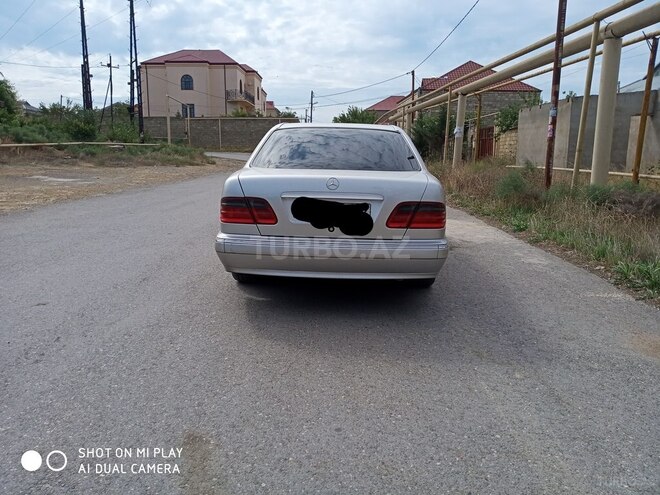 Mercedes E 220 2000, 380,000 km - 2.2 l - Bakı