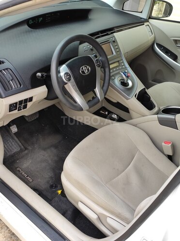 Toyota Prius 2015, 140,000 km - 1.8 л - Bakı