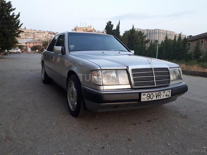 Mercedes E 260 1990, 352,000 km - 2.6 l - Bakı