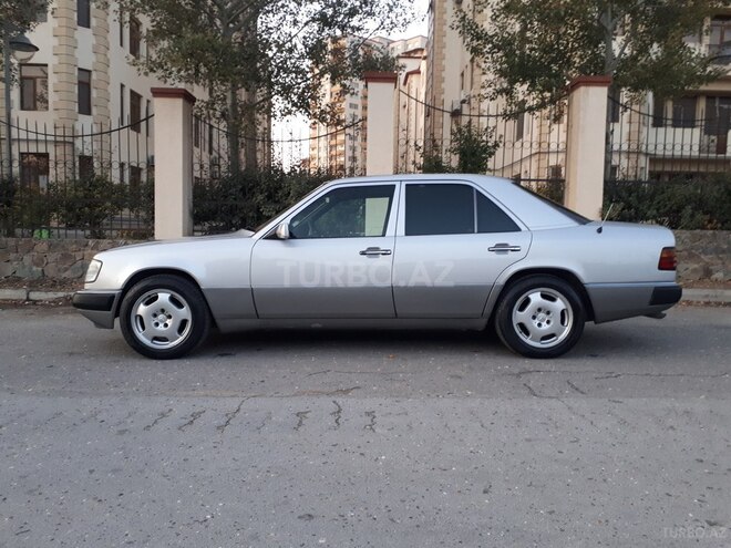 Mercedes E 260 1990, 352,000 km - 2.6 l - Bakı