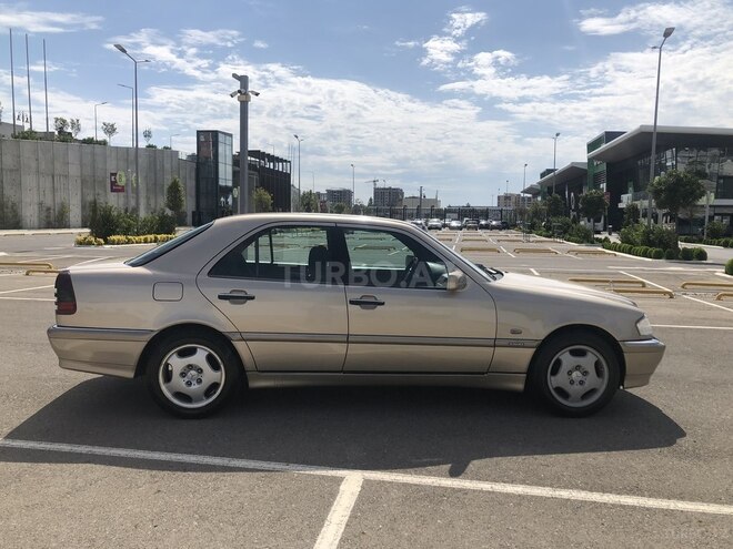 Mercedes C 200 1999, 327,053 km - 2.0 l - Bakı
