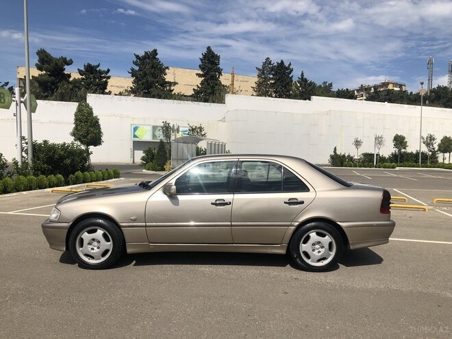 Mercedes C 200 1999, 327,053 km - 2.0 l - Bakı