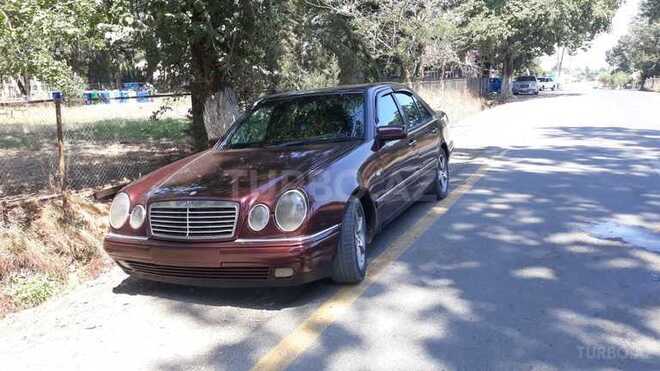 Mercedes E 250 1995, 352,000 km - 2.5 l - Bakı