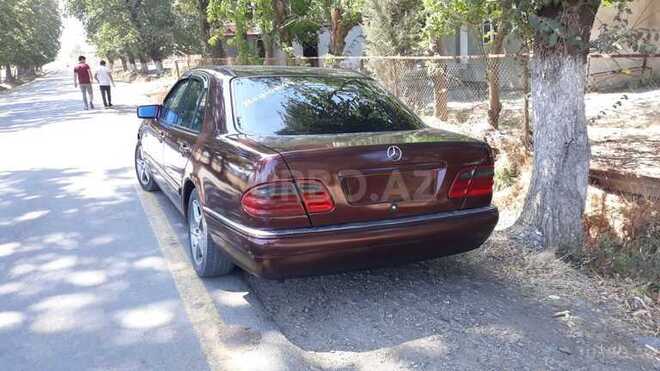 Mercedes E 250 1995, 352,000 km - 2.5 l - Bakı