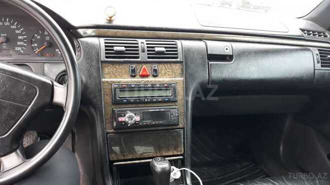 Mercedes E 250 1995, 352,000 km - 2.5 l - Bakı