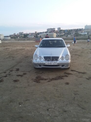 Mercedes E 280 2002, 284,000 km - 2.8 l - Bakı